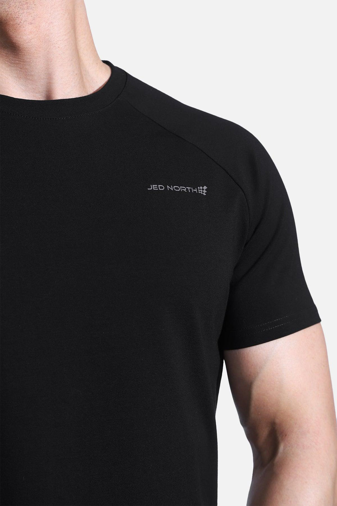 Titan 2.0 Muscle-Fit T-Shirt - Black